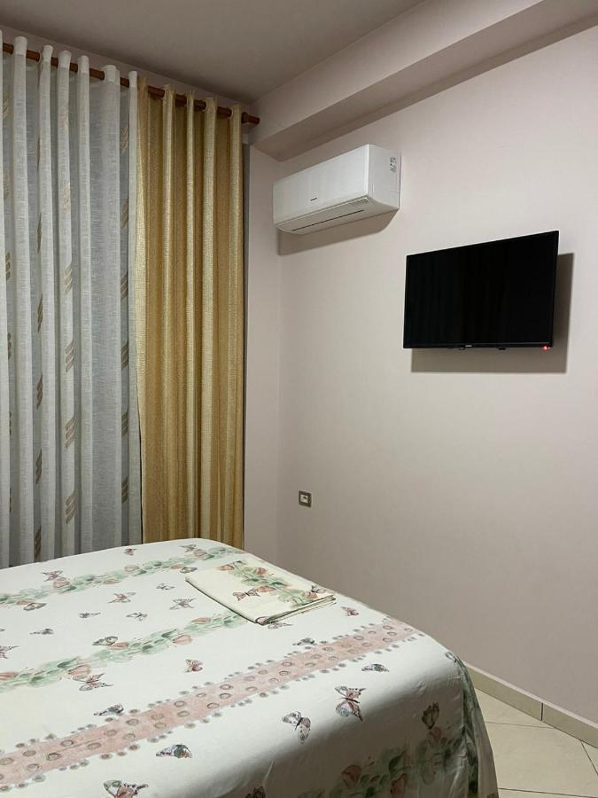 Vila Vadeha Pogradec Bagian luar foto