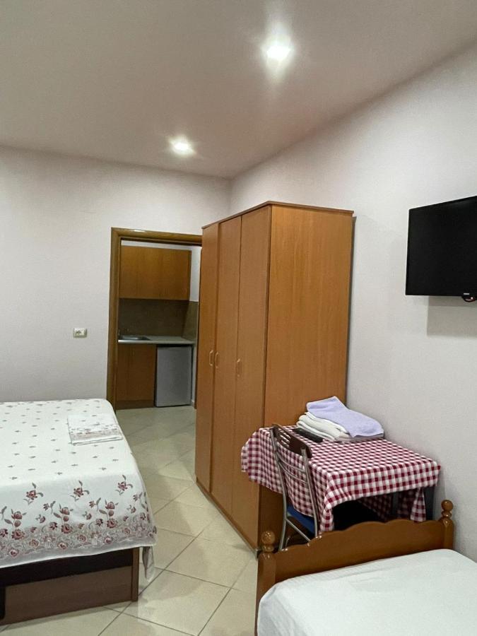 Vila Vadeha Pogradec Bagian luar foto