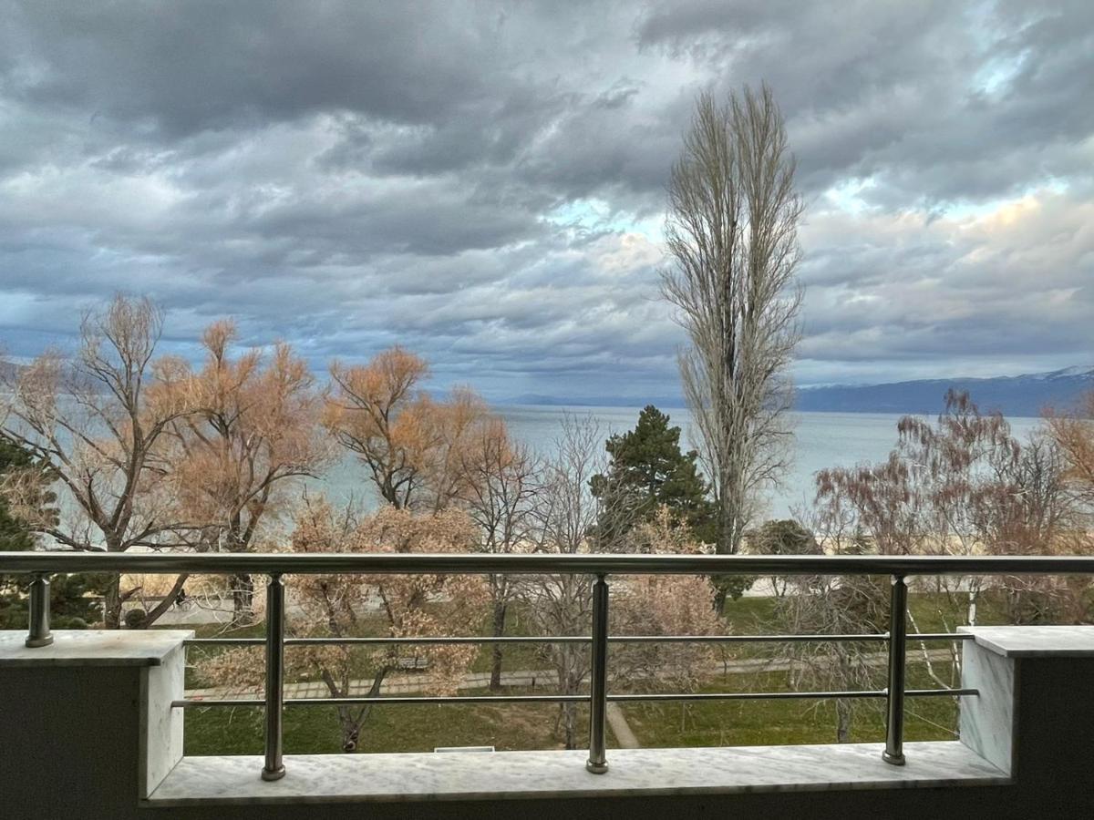 Vila Vadeha Pogradec Bagian luar foto