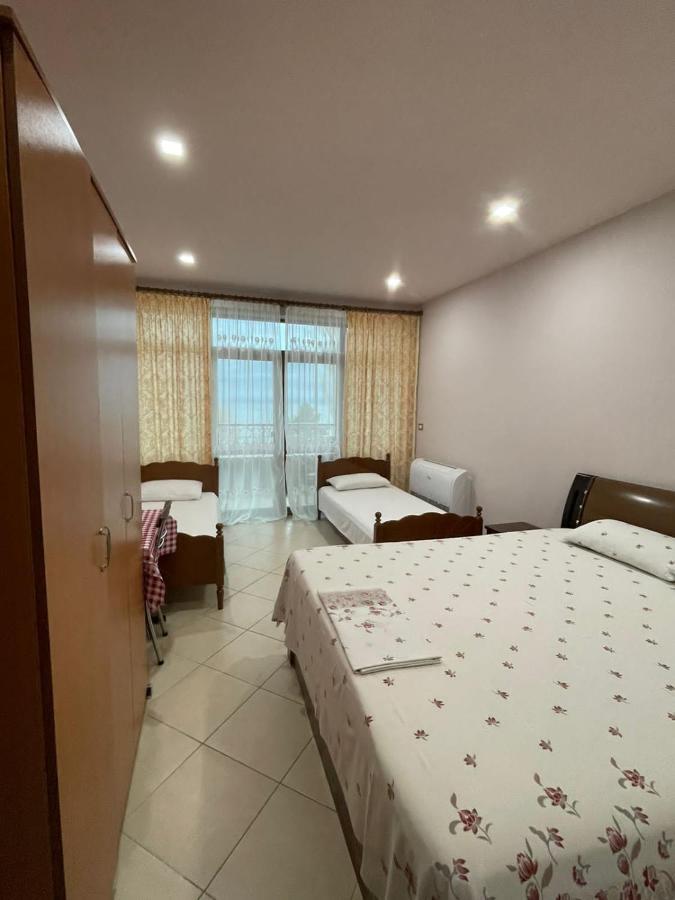 Vila Vadeha Pogradec Bagian luar foto