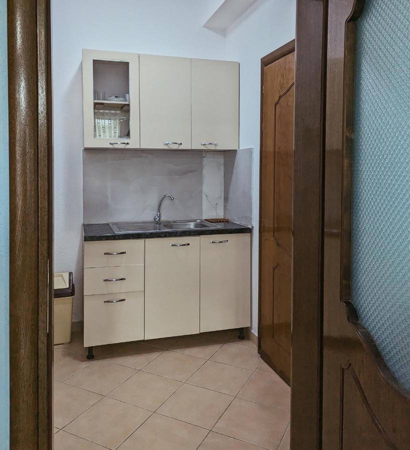Vila Vadeha Pogradec Bagian luar foto