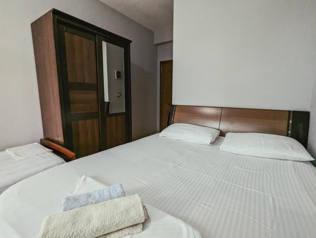 Vila Vadeha Pogradec Bagian luar foto