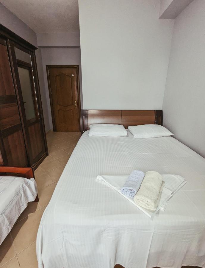Vila Vadeha Pogradec Bagian luar foto