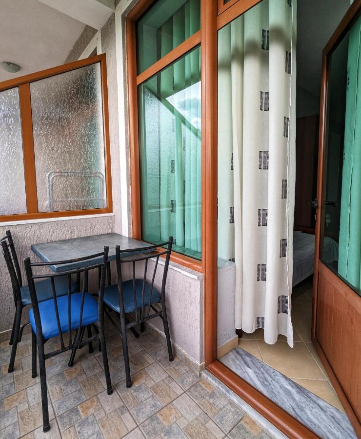 Vila Vadeha Pogradec Bagian luar foto