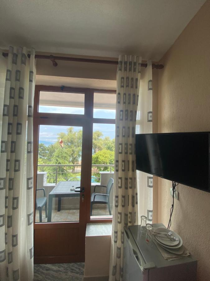 Vila Vadeha Pogradec Bagian luar foto
